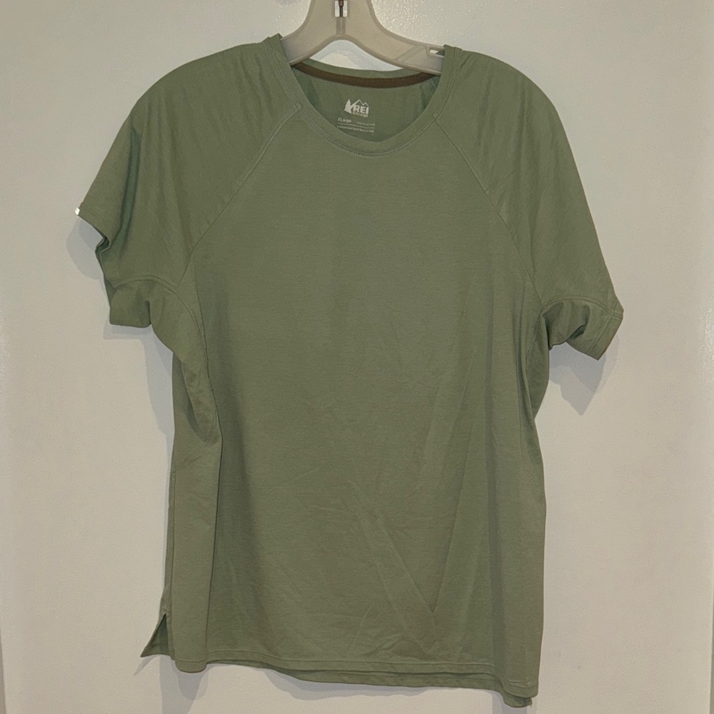 REI Light Green Short Sleeve XL T-shirt Hiking Running Activewear